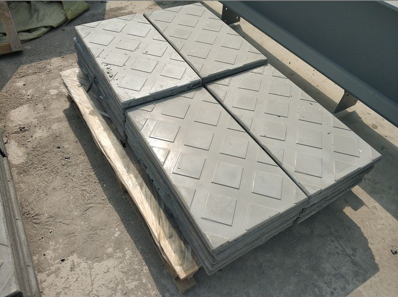 光伏供電的室外電纜溝復(fù)合蓋板