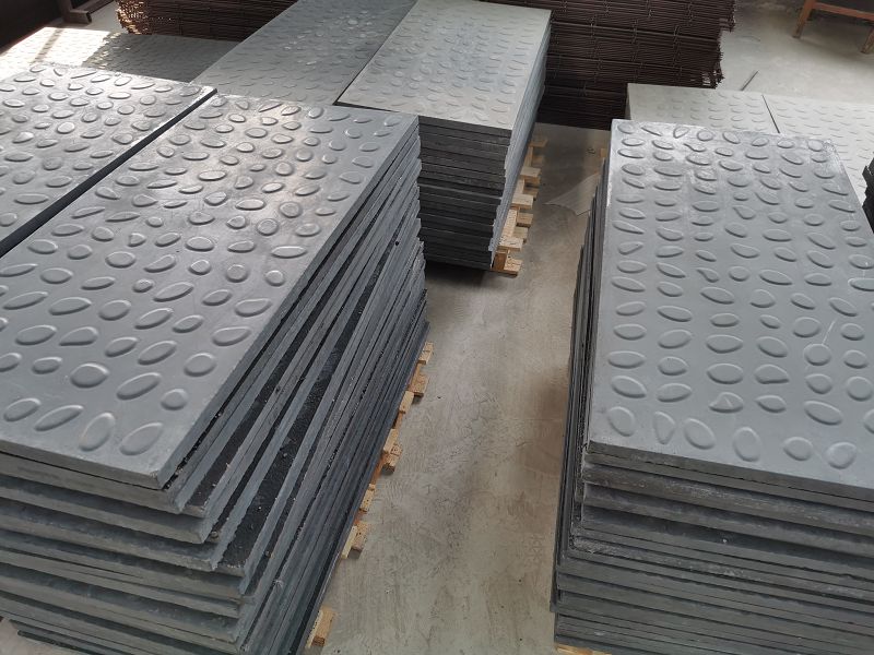 高鐵RPC電纜溝蓋板的基建施工